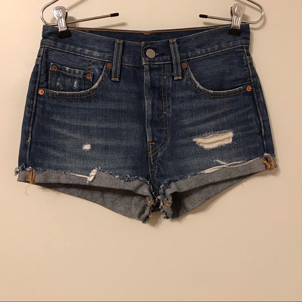 Levi 501 High Waist Shorts 24